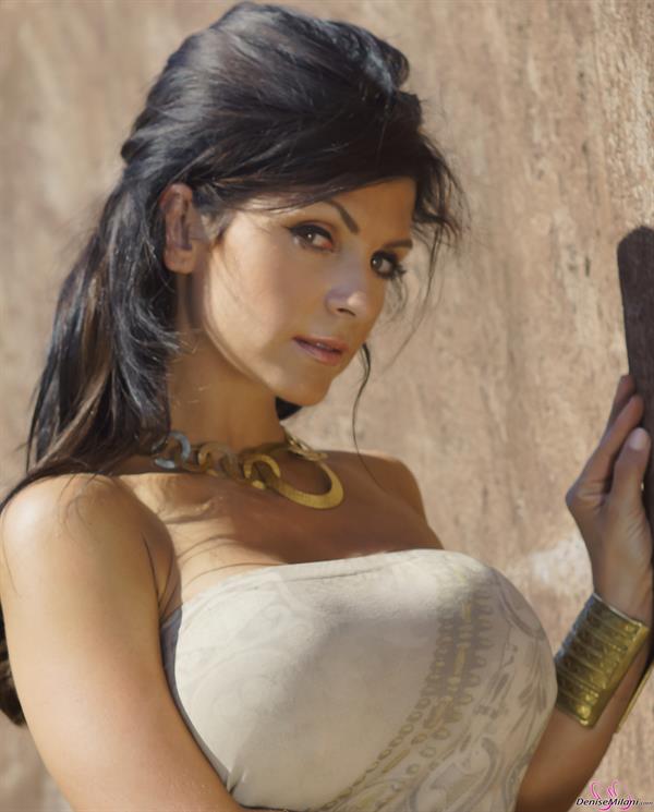 Denise Milani Photoset - Gold2012