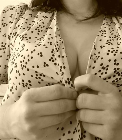 Lepricorn/Louise Hay taking a selfie