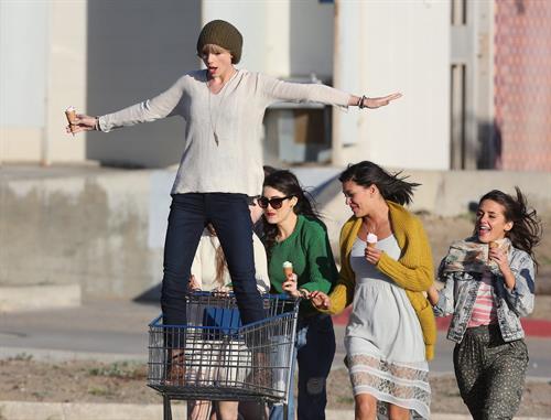 Taylor Swift filming a music video in Malibu 2/11/13 