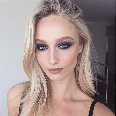 Brooklyn Kelly taking a selfie