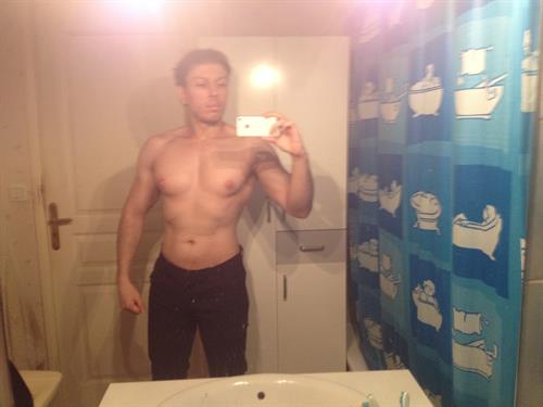 Hissam taking a selfie