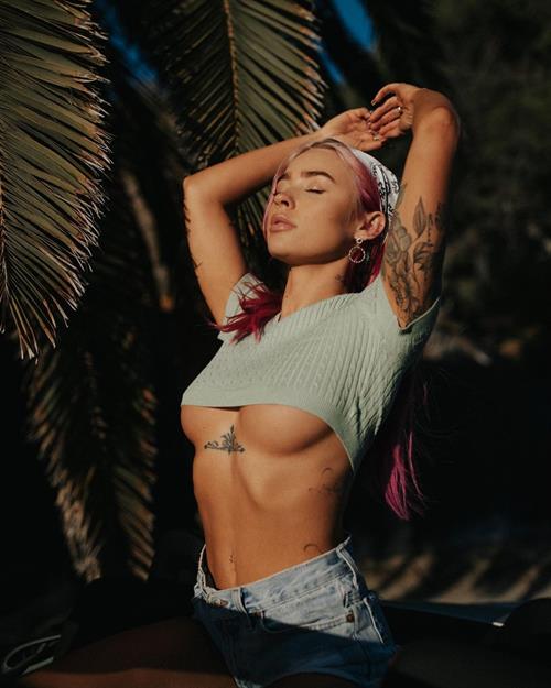 Leslie on Love Island USA 2021 Season 3