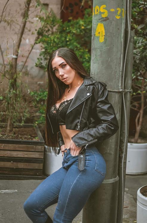 Danik Michell Pictures Danik Michell