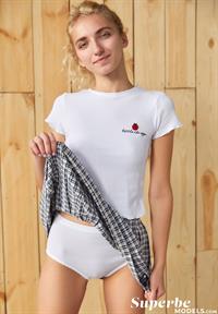 Meet Bella with Bella Luz - See Her Videos, Galleries and Selfie Videos at SuperBeModels