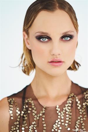 Hannah Ray Pictures Fragile Beast with Hannah Ray - See Her Videos, Galleries and Selfie Videos at SuperBeModels