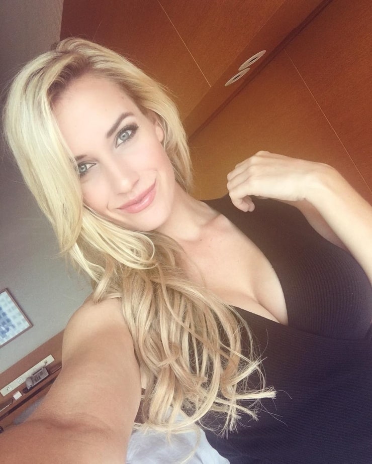 Paige Spiranac taking a selfie