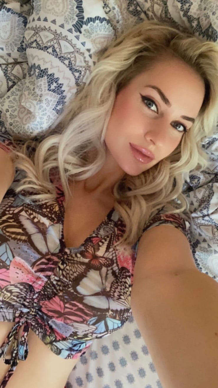 Paige Spiranac taking a selfie