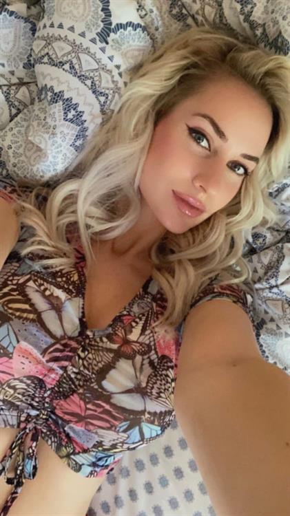 Paige Spiranac taking a selfie
