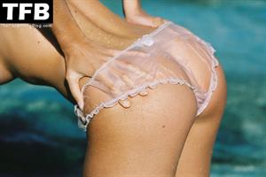 Natalie Jayne Roser Pictures Natalie Jayne Roser - Series Magazine Issue #23 (2022)