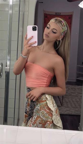 Loren Gray taking a selfie