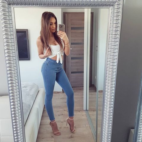 Nikola Lach taking a selfie