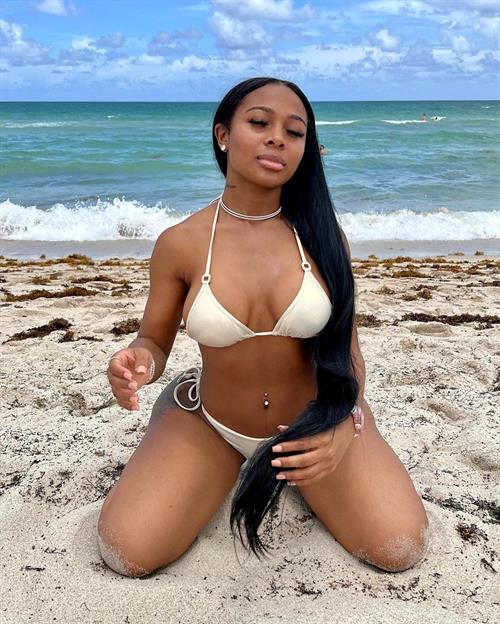 Jayda Cheaves Bikini Pictures Jayda Cheaves in a bikini