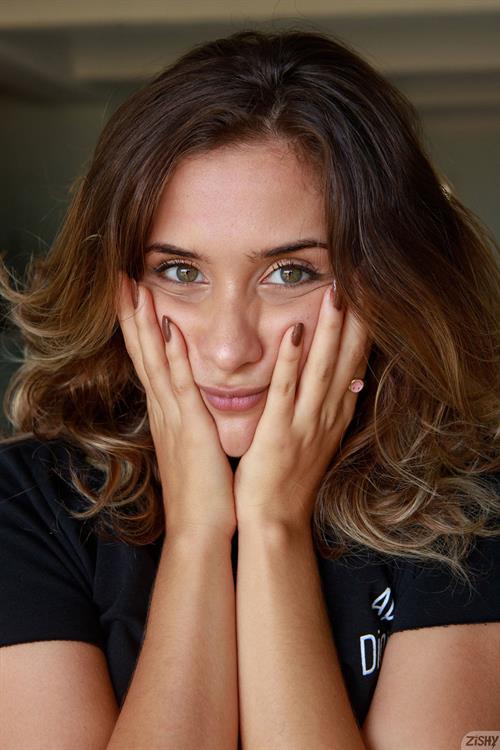 Karoll Bolivar Pictures Karoll Bolivar in a White Thong