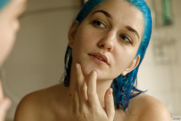 Skye Blue - Take A Shower (Zishy, 2020-11-12)