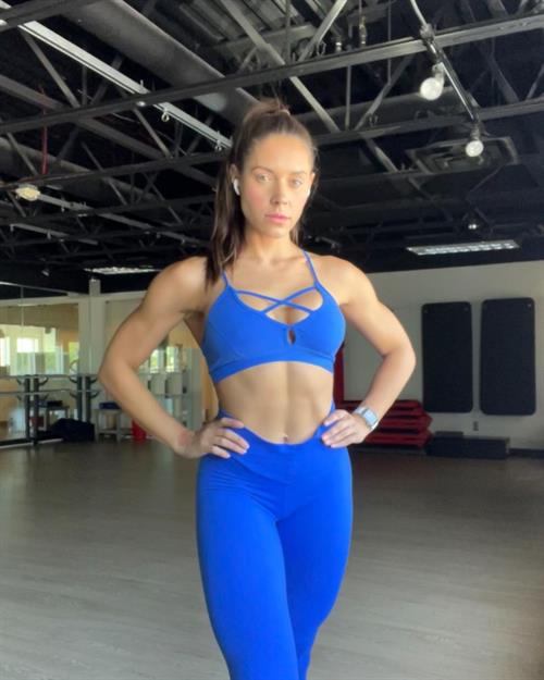 Kelsey Wells Pictures Kelsey Wells