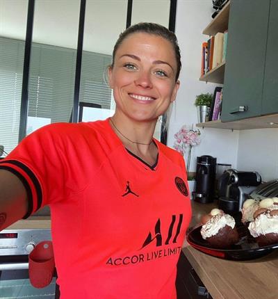 Laure Boulleau Instagram pics