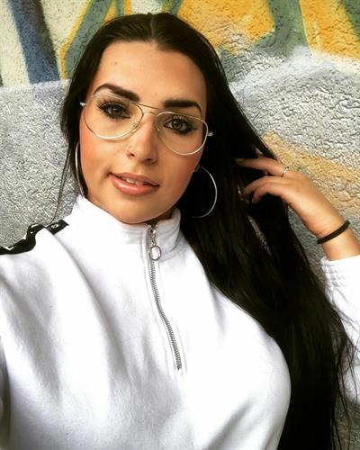 Tania taking a selfie