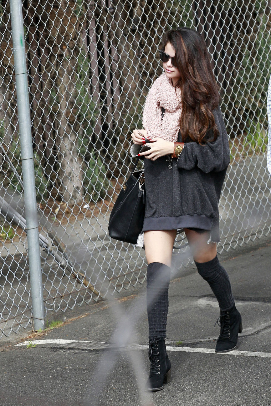 Selena Gomez arriving at a studio in LA 2/8/13 