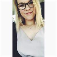 Cassidy taking a selfie