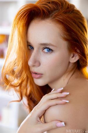 Lila Rouge Naked in the Closet