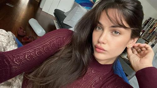 Mishka Ivana taking a selfie