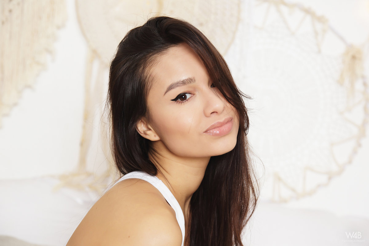 Astrid: Look You Can't Resist