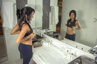 Carol Lopez: Masturbating