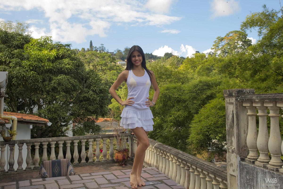 Denisse Gomez: Yellow bikini
