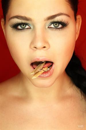 Shione Nude Pictures Shione: Clothespins