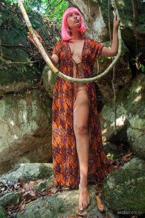 Vikatoria Nude Pictures Presenting Vikatoria