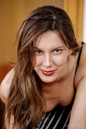 Giselle Nude Pictures Sunny Smile