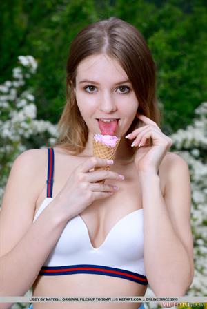 Libby Nude Pictures Spring Sensation