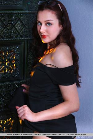 Olivia Honey Nude Pictures Moonbeam