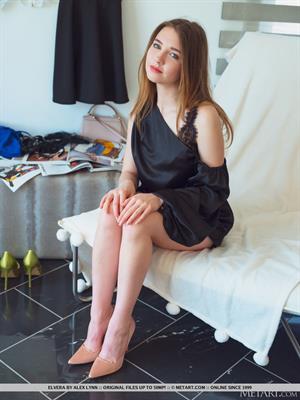 Elvera Nude Pictures Rhythm Of Monday