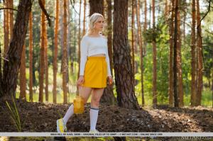 Nikki Hill Nude Pictures Lantern