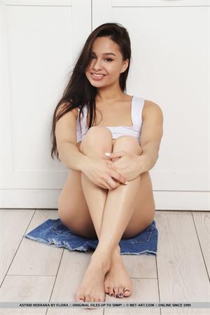 Astrid Herrara Nude Pictures Cat Eye