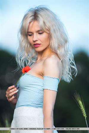 Zarina A Nude Pictures New Look