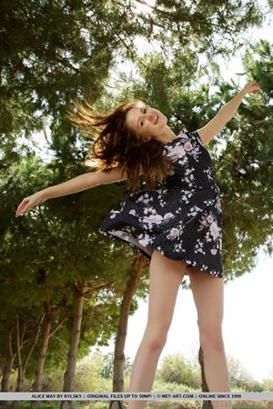Alice May Nude Pictures Park Outing