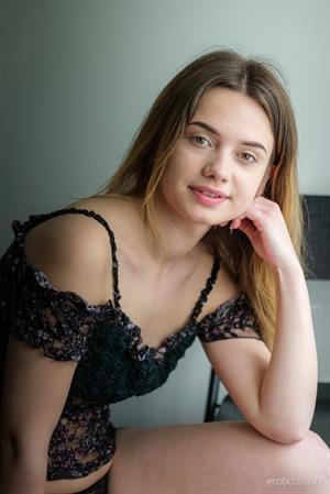 Trinity Free Nude Pictures Presenting Trinity Free