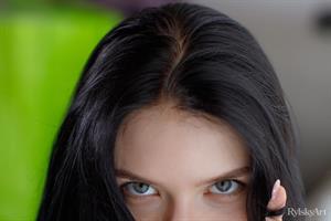 Ariana Mun Nude Pictures Emotiana