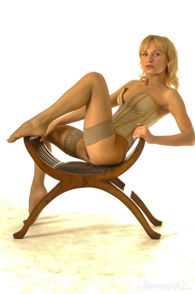 Zeila - I love to Wear Stockings