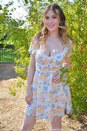 Busty Spreads Outside