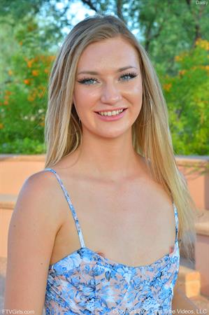 Daisy Nude Pictures Summer Blues