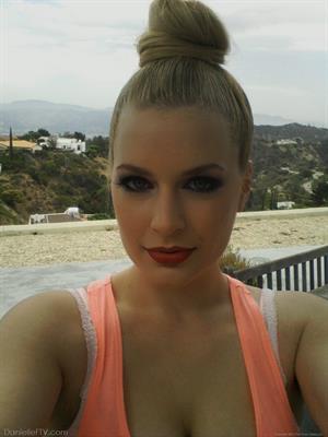 Ashlyn Nude Pictures Naughty Around The Country