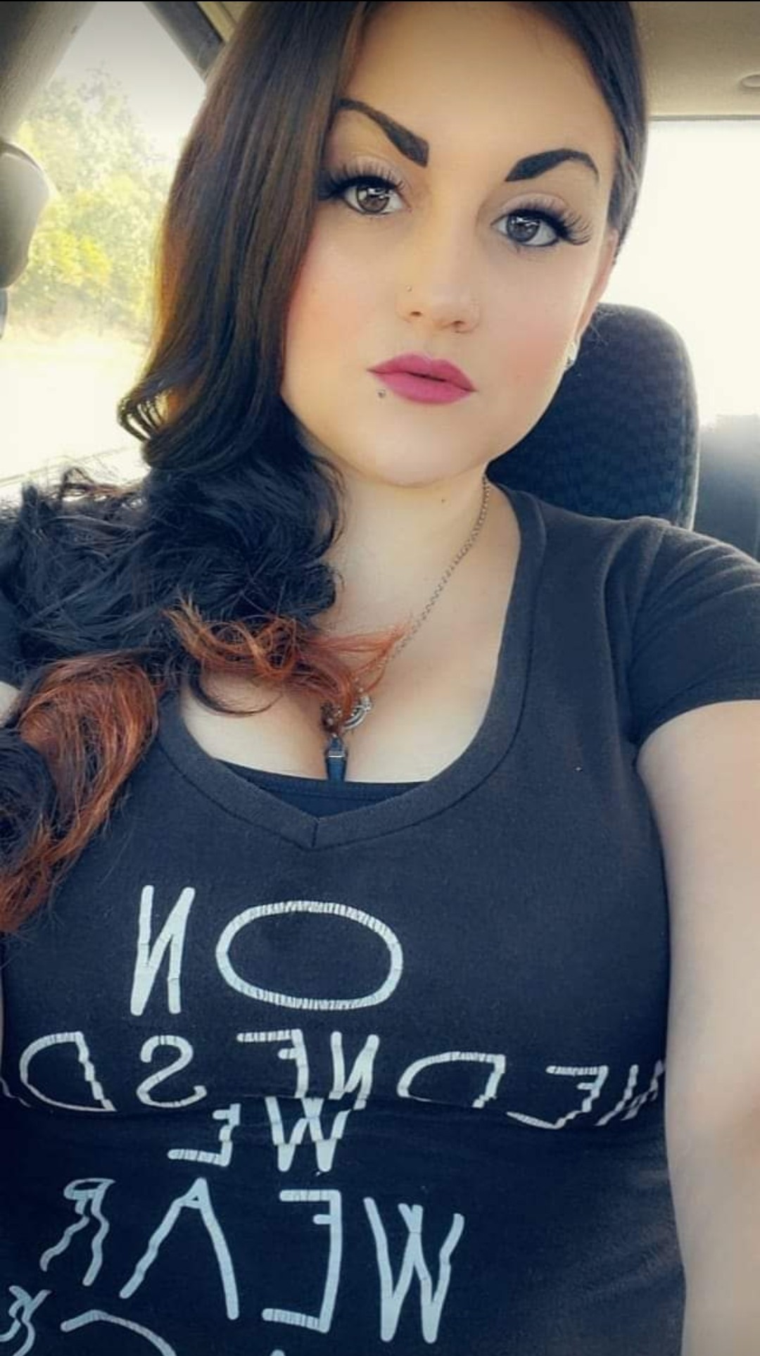 Luna Phoenix taking a selfie