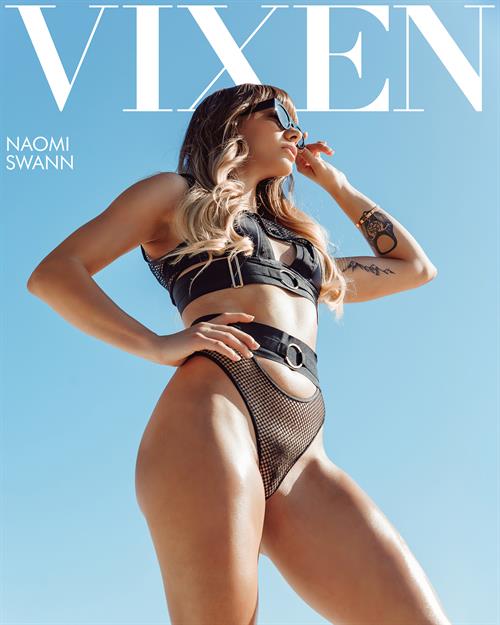 Vixen.com 02.27.2021 Naomi Swann & Avery Cristy - Love Triangle