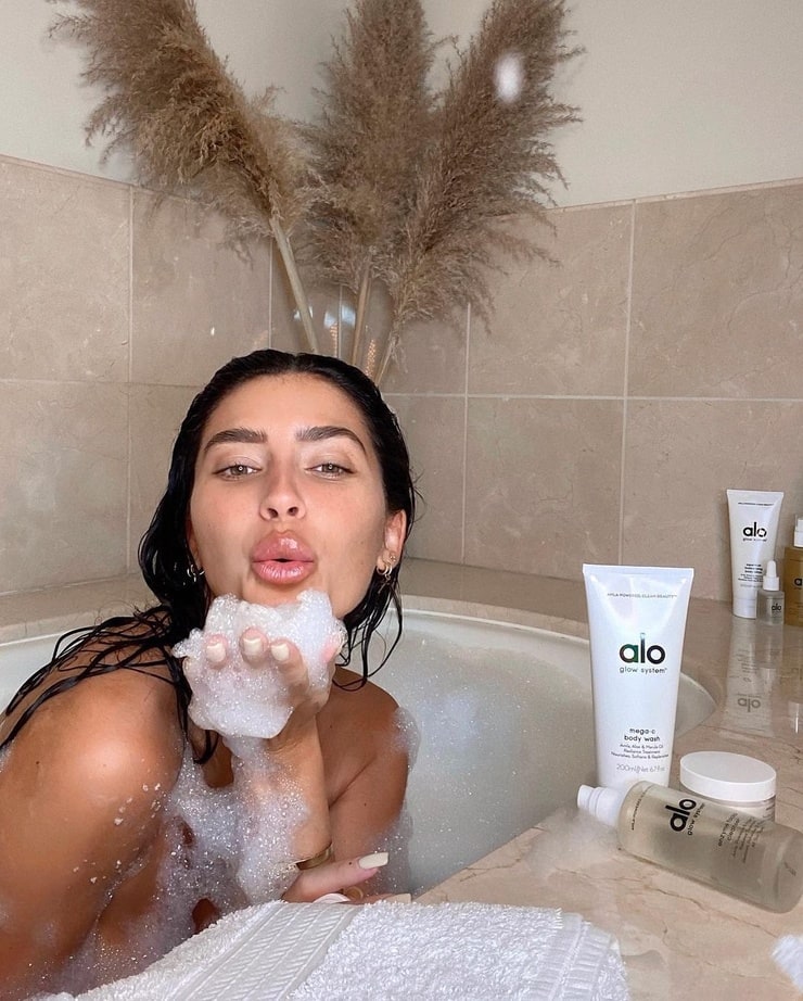 Nicole Williams English