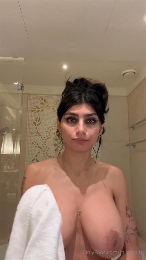 Mia Khalifa - breasts