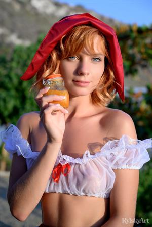 Marta Gromova Nude Pictures Provincial