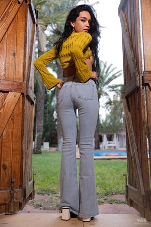 Dulce Nude Pictures Dulce: Cold Evening